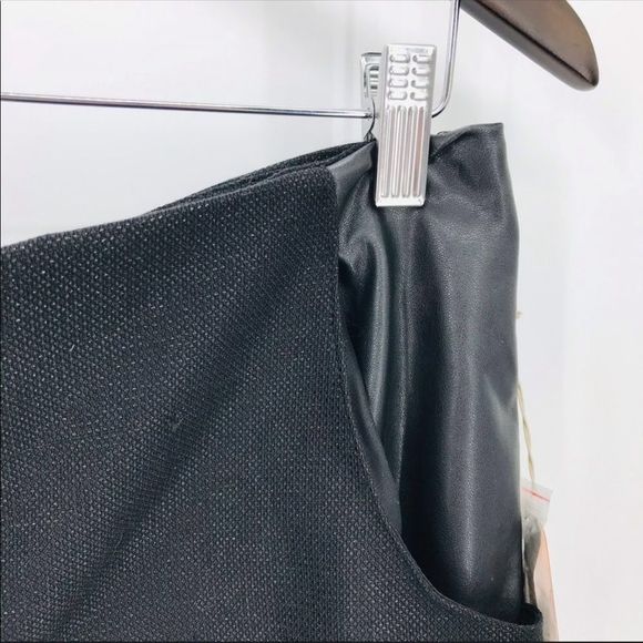 4/$45 | LOVE 21 | Black Dress Shorts | Medium - Picture 3 of 7